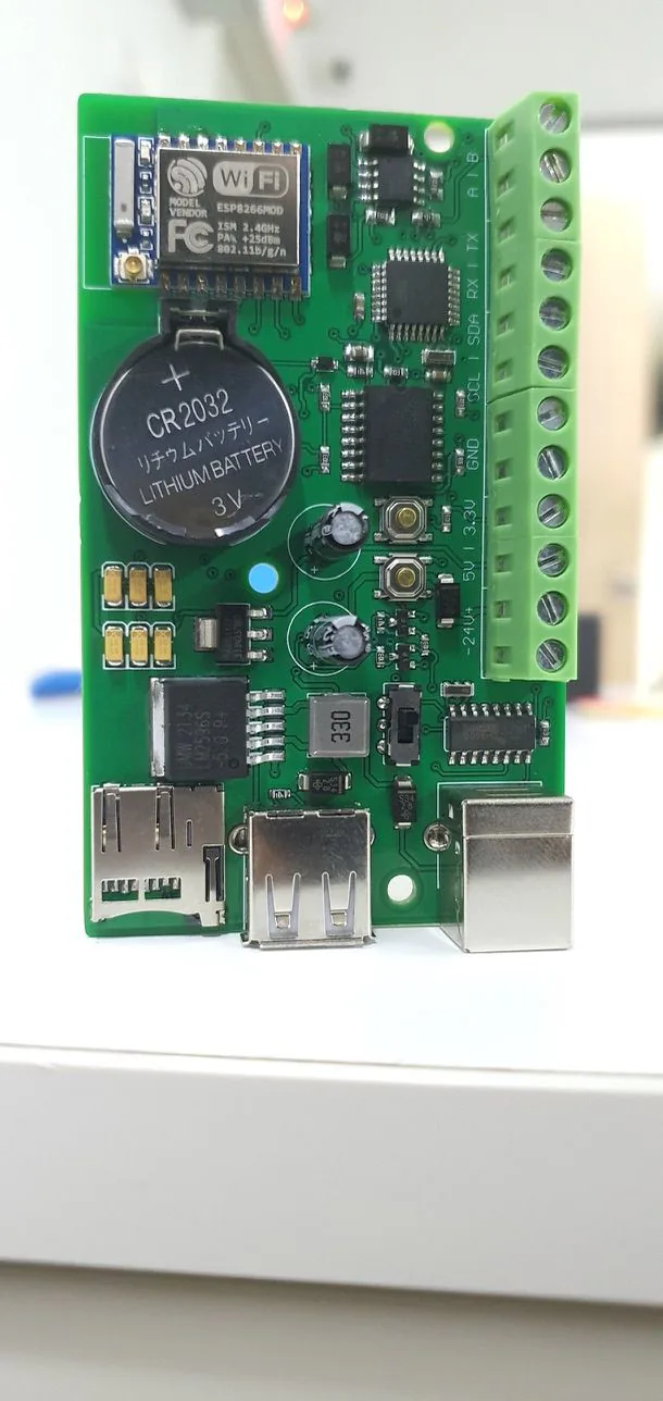 PCB nod sensor pertanian ESP8266 tersuai dengan pemegang bateri syiling, slot kad memori dan sambungan terminal berlabel